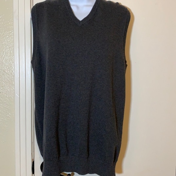 Men's Eddie Bauer Gray Vest - Picture 1 of 9